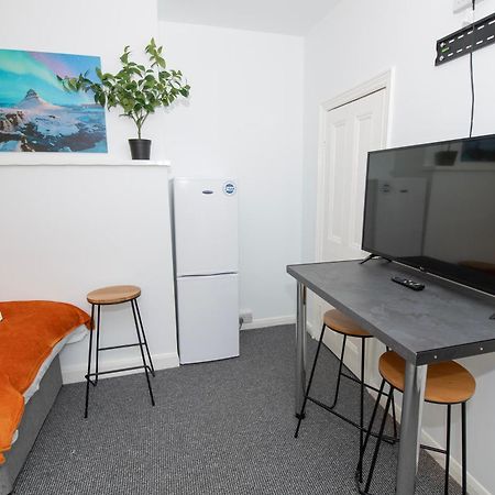 Versatile Cozy & Spacious Comfort Hull Apartments キングストン・アポン・ハル エクステリア 写真