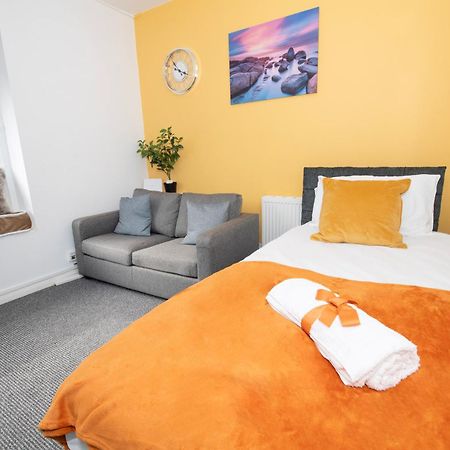 Versatile Cozy & Spacious Comfort Hull Apartments キングストン・アポン・ハル エクステリア 写真