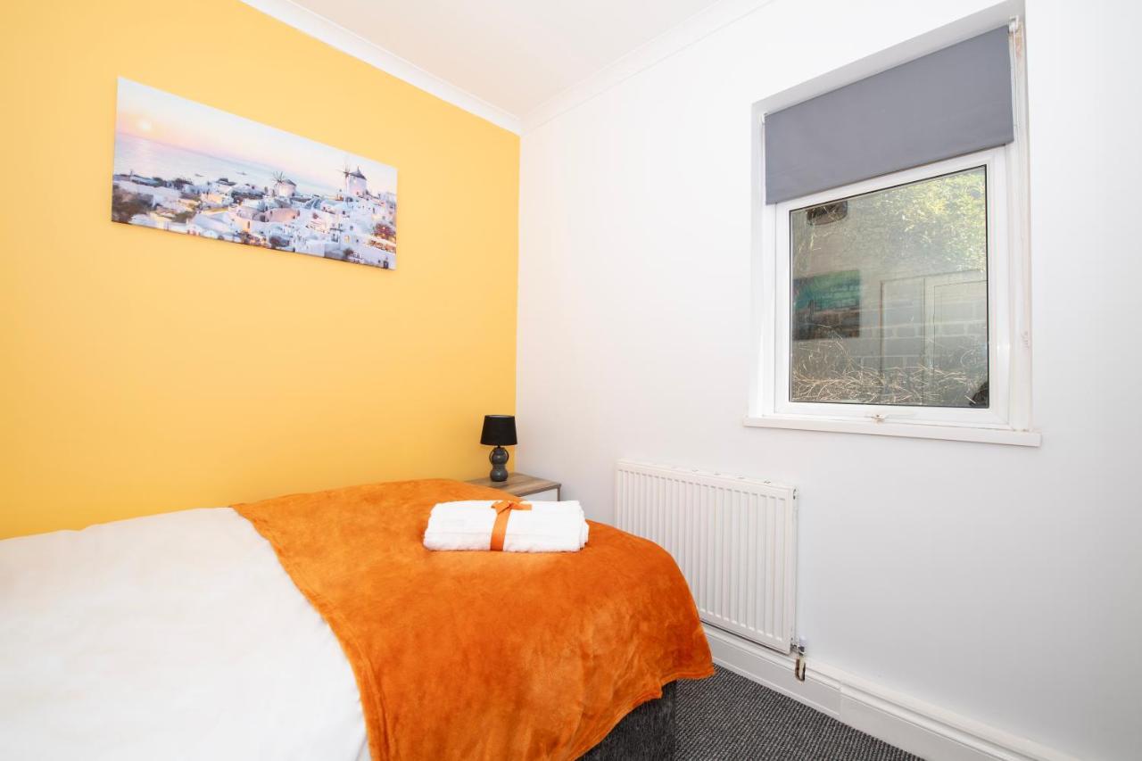 Versatile Cozy & Spacious Comfort Hull Apartments キングストン・アポン・ハル エクステリア 写真