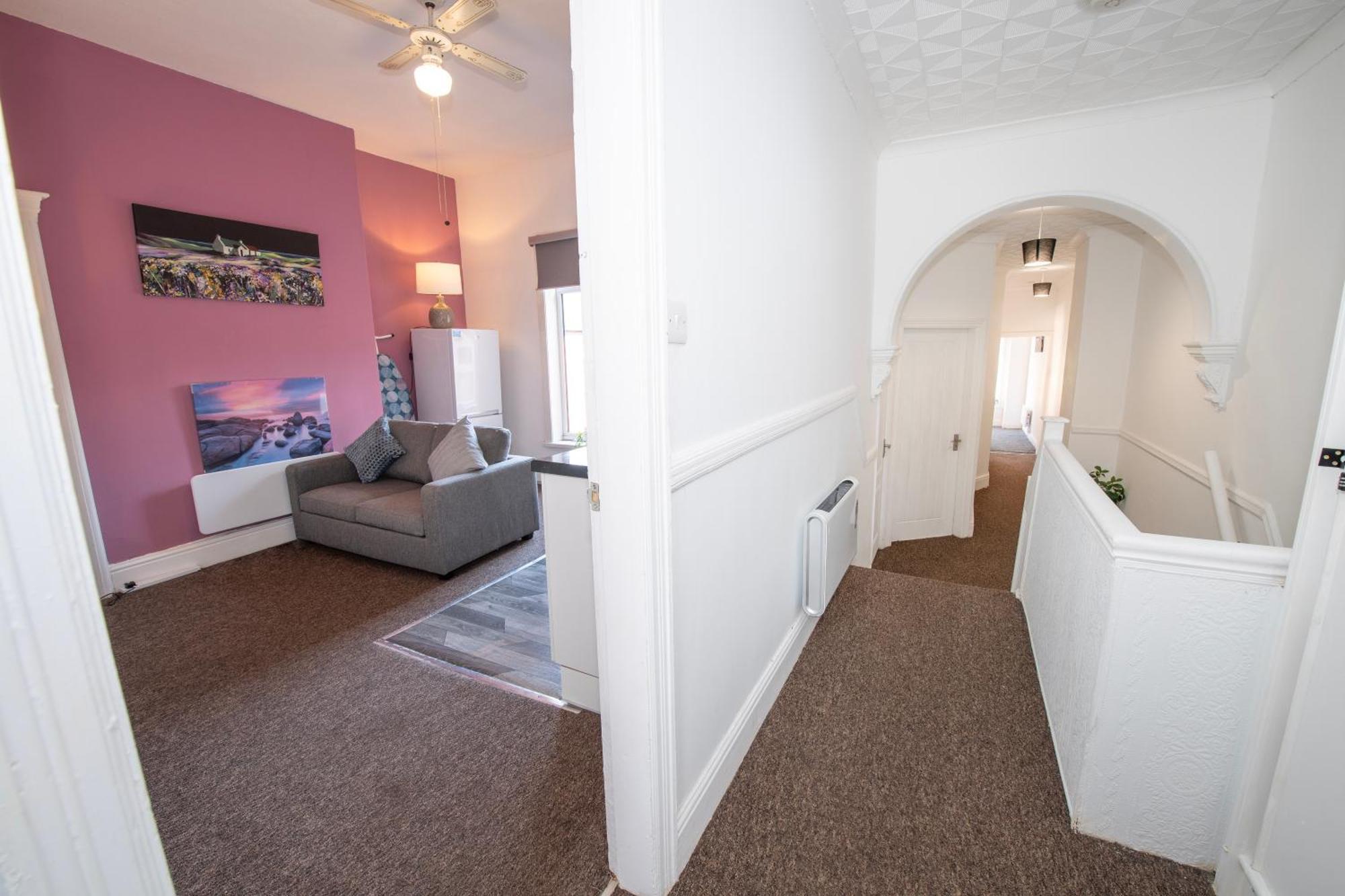 Versatile Cozy & Spacious Comfort Hull Apartments キングストン・アポン・ハル エクステリア 写真