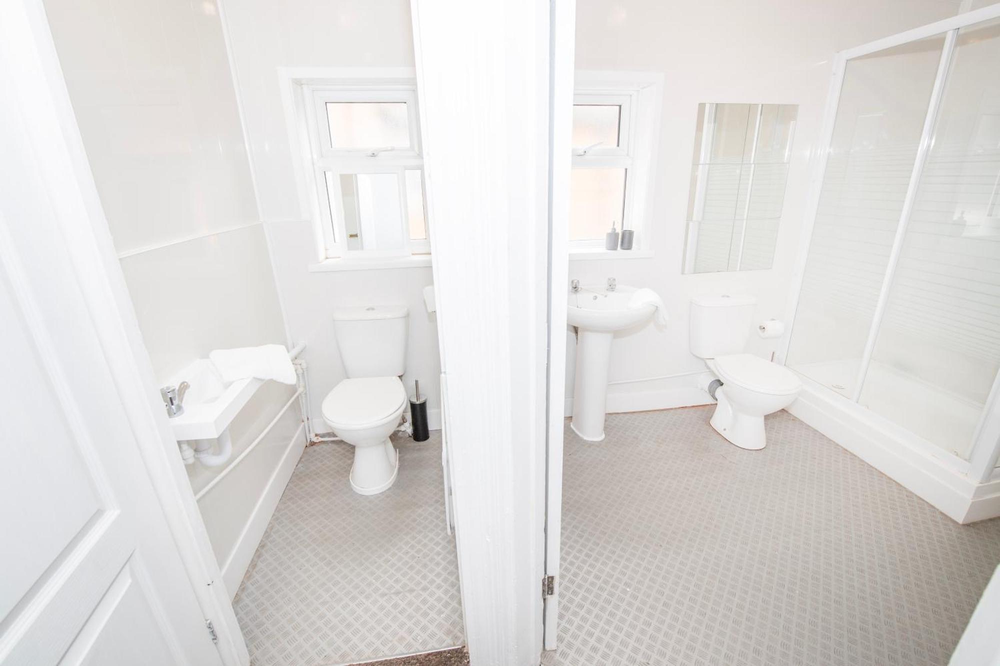 Versatile Cozy & Spacious Comfort Hull Apartments キングストン・アポン・ハル エクステリア 写真