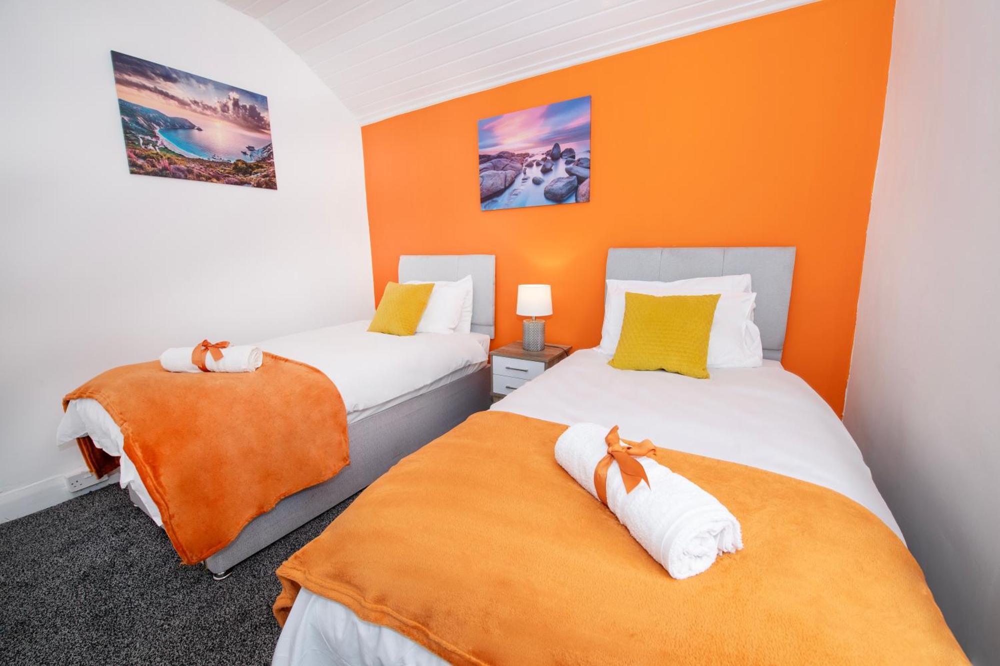 Versatile Cozy & Spacious Comfort Hull Apartments キングストン・アポン・ハル エクステリア 写真