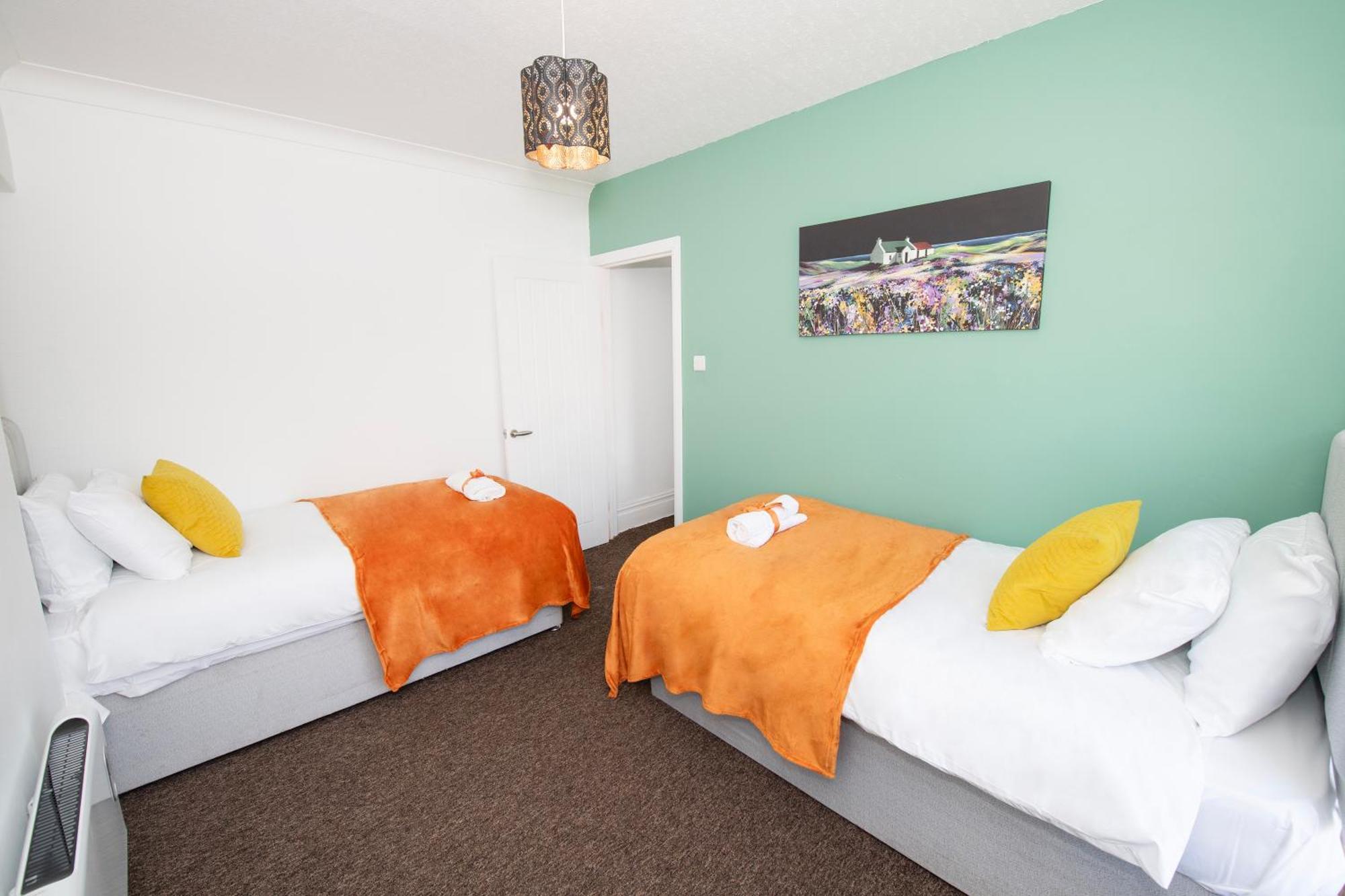 Versatile Cozy & Spacious Comfort Hull Apartments キングストン・アポン・ハル エクステリア 写真